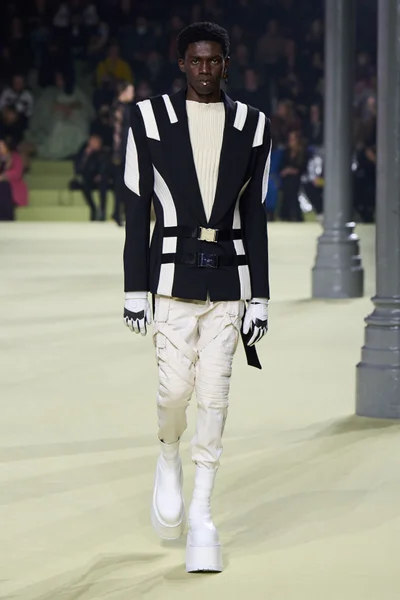 Look 61